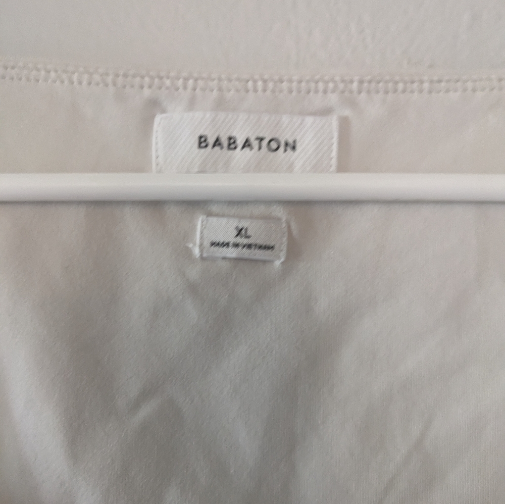 Aritzia Babaton Contour Scoopneck Crop Tank Matte Pearl Sculpt Knit Size S - Picture 5 of 5